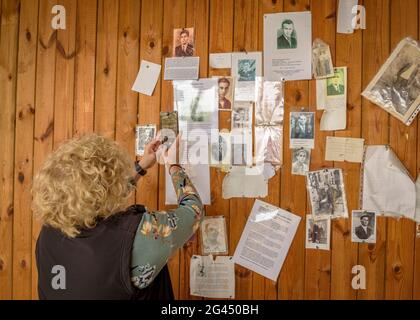 Visite de l'une des parties de la bataille de l'Ebre. Mémorial des Camposines, où l'hommage est rendu aux soldats de la guerre civile espagnole (Tarragone, Espagne) Banque D'Images