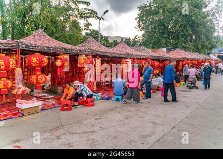 Sanya, Hainan/China-08.04.2020:le point de vue du marché chinois et la préparation de la nouvelle année. Banque D'Images