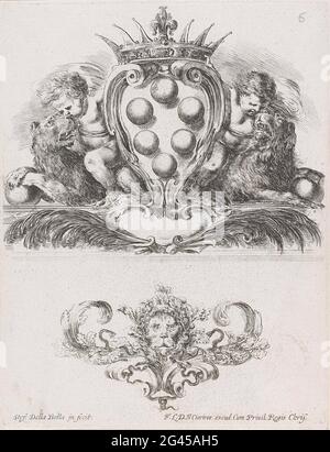 Cartouche avec blason et vignette à tête de lion; cartouts; Raccolta di Varii Cappricii. Au-dessus d'une cartouche avec les armoiries de la famille de Medici, de chaque côté flanqué d'un putto à l'arrière d'un lion. Sous une vignette avec une tête de lion, des feuilles de chêne et deux tuyaux. Banque D'Images