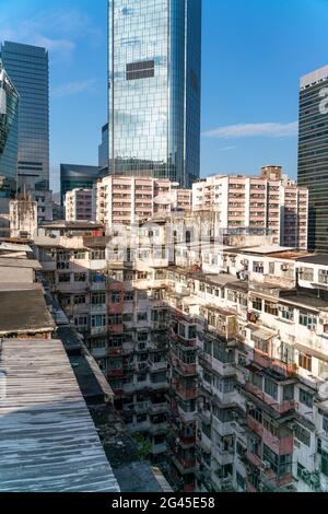 Le populaire entre les touristes lieu appelé Montane Mansion près de Tai Koo à Hong Kong. Vieux bâtiment rétro surpeuplé Banque D'Images