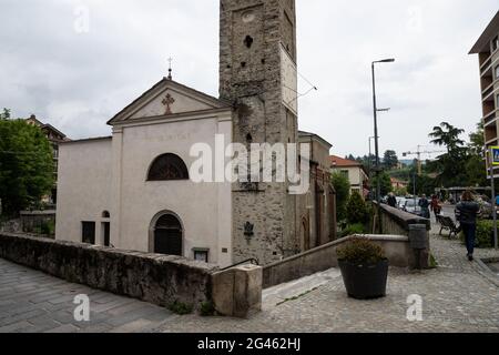 Lanzo-italie-juin 2021 le centre historique du village caractéristique de Lanzo situé au pied des Alpes dans le Piémont. Banque D'Images