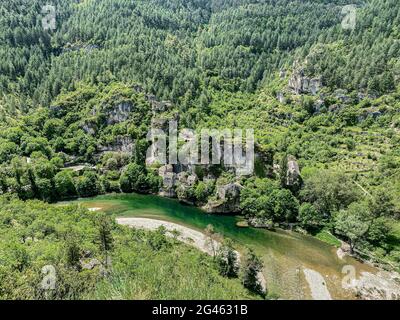 Petit village français de Castelbouc dans les Gorges du Tarn en France Banque D'Images