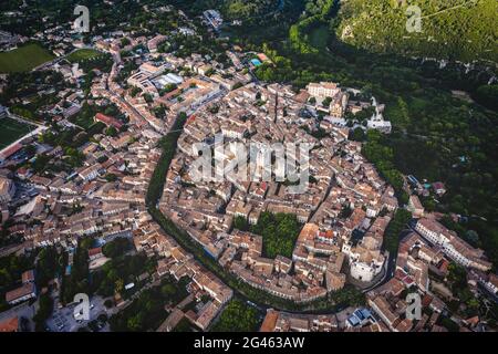 Vue aérienne de la ville historique d'Uzès, France Banque D'Images