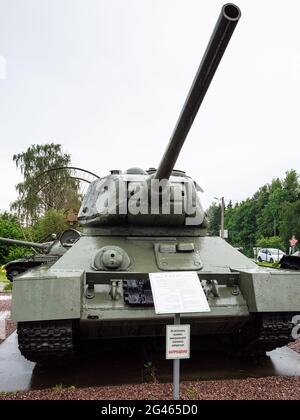 Sholohovo, région de Moscou, Russie - 8 juin 2021 : char T34-85 à l'extérieur du musée d'histoire du char T-34. Le fondateur du musée est Vasil Banque D'Images