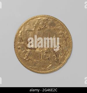 Plaque de bronze plaqué or avec représentation de Pallas Athènes. Plaque de bronze plaqué or. Il est proposé: Pallas Athènes introduit la peinture dans le cercle des Muses. Dérivé d'une conception de Hans von Aachen. Note: Le fabricant encore inconnu de la plaque devrait probablement être fouillé au jardin de Rudolf II à Prague. Un spécimen d'argent est situé dans une collection privée d'Amsterdam. Un certain nombre de copies de plomb sont également connues. Condition : très précis et pointu. Banque D'Images