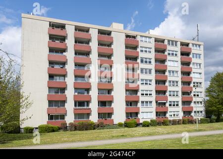 Façade d'une maison multi-famille, Hagen, région de la Ruhr, Rhénanie-du-Nord-Westphalie, Allemagne, Europe Banque D'Images