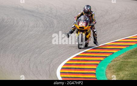 Hohenstein Ernstthal, Allemagne. 19 juin 2021. Motorsport/moto, Grand Prix d'Allemagne, Moto2 à la Sachsenring: Le pilote Joe Roberts (USA, Italtrans Racing Team) est de retour sur la piste après son accident dans la course qualifiante. Credit: Jens Büttner/dpa-Zentralbild/dpa/Alay Live News Banque D'Images