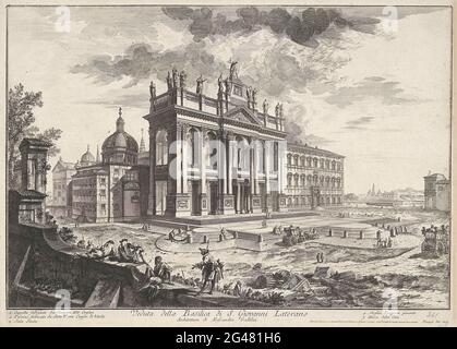 Sint-Jan de Lateran People à Rome; Veduta della Basilica di S. Giovanni Laterano; faces sur Rome; Vedute di Roma Disegnate Ed Incise da Giambattista Piranesi Architeto ve (nez) Iano. Vue sur la façade du peuple Saint-Jean de Latran à Rome. Sur la droite, l'escalier Saint (Scala Sancta). Titre et liste explicative des numéros dans Undermarge. Banque D'Images