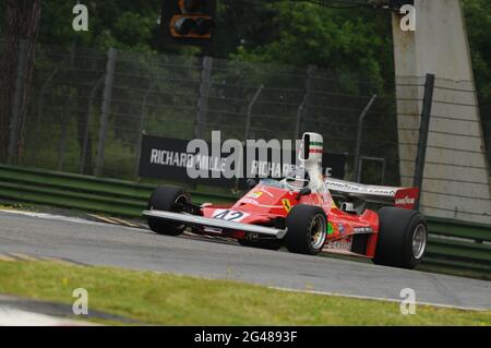 6 juin 2012: Course inconnue avec historique 1975 Ferrari F1 modèle 312T ex Niki Lauda / Clay Regazoni pendant la pratique d'Imola Classic 2012 sur Imola ci Banque D'Images