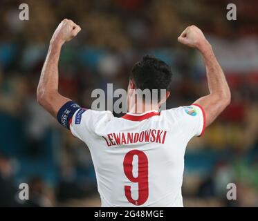 Séville, Espagne. 19 juin 2021. Football: Championnat d'Europe, Espagne - Pologne, cycle préliminaire, Groupe E, Journée 2, Estadio de la Cartuja : Robert Lewandowski, de Pologne, célèbre après le 1:1. Credit: Cezaro de Luca/dpa/Alay Live News Banque D'Images