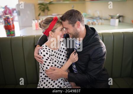 Couple romantisme au restaurant Banque D'Images