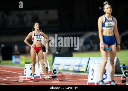 La Cyprus amateur Athletic Association ( KOEAS ) organise et accueille les matchs de l'équipe européenne de la 3e ligue au stade Tsirio de Limassol les 19 et 20 juin 2021. Banque D'Images