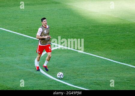 Robert Lewandowski de Pologne se réchauffe lors du match de football de l'UEFA Euro 2020, Groupe E entre l'Espagne et la Pologne le 19 juin 2021 au stade de la Cartuja à Séville, Espagne - photo Joaquin Corchero / Espagne DPPI / DPPI / LiveMedia Banque D'Images