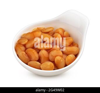 Haricots cuits dans la sauce tomate isolés sur fond blanc Banque D'Images