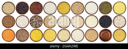 Différentes céréales, grains et flocons isolé sur fond blanc avec chemin de détourage, vue du dessus Banque D'Images