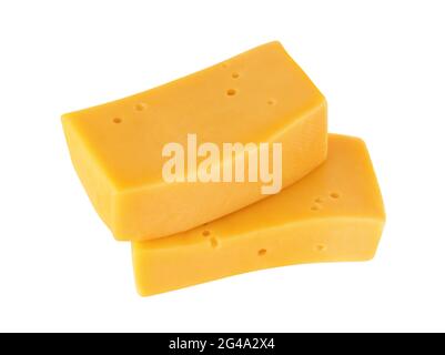 Deux morceaux de fromage isolé sur fond blanc. With clipping path. Banque D'Images