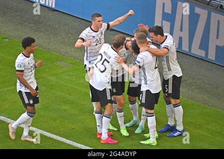 Goaljubel collectif de gauche à droite : Serge GNABREY (GER), Robin GOSENS (GER), Thomas MUELLER (GER), Kai HAVERTZ (GER), Joshua KIMMICH (GER), Matthias GINTER (GER), Mats HUMMELS (GER), jubilation, joie, enthousiasme, action. Stade de groupe, tour préliminaire du groupe F, jeu M24, Portugal (por) - Allemagne (GER) 2-4 le 19 juin 2021 à Muenchen/Fußball Arena (Allianz Arena). Football EM 2020 du 06/11/2021 au 07/11/2021. Banque D'Images