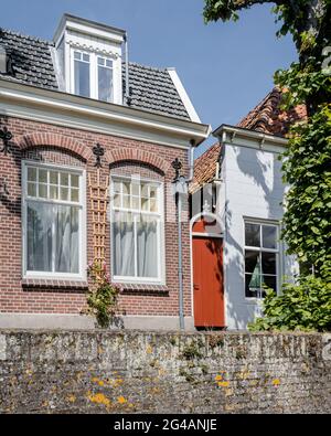 Excursion en bateau à travers Monnickendam, un village des pays-Bas Banque D'Images