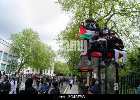 LONDRES, ANGLETERRE- 15 mai 2021 : manifestations lors d'une marche pour une manifestation en Palestine à Londres Banque D'Images