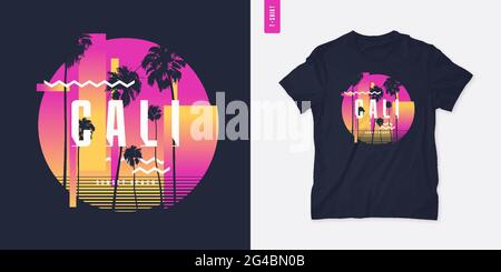 Sunset Beach California motif t-shirt avec palmiers, imprimé rétro d'été, illustration vectorielle Illustration de Vecteur