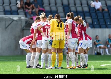 Uppsala, Suède. 20 juin 2021. L'équipe a caucus IK Uppsala pendant le match d'Elitettan entre IK Uppsala et IFK Norrkoping à Studenternes IP à Uppsala, Suède Credit: SPP Sport Press photo. /Alamy Live News Banque D'Images