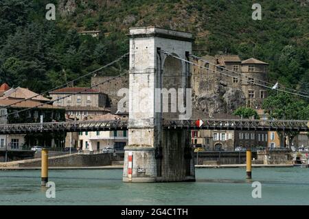 Vue latérale de la porte Marc Seguin, Tain l'Hermitage-Tournon, Drôme-Ardèche, Vallée du Rhône, AURA, France Banque D'Images