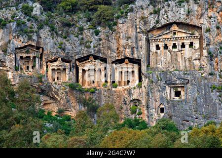 Tombeaux de roche lycienne à Dalyan, Turquie Banque D'Images