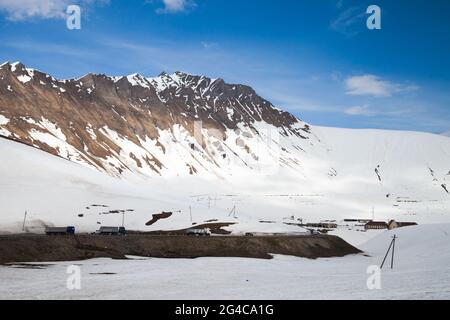 Paysage de montagne du Caucase. Route militaire géorgienne. Gudauri, Géorgie Banque D'Images