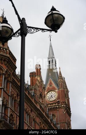 St Pancras Renaissance Hotel Londres vers King's Cross, Camden, Londres, Angleterre Banque D'Images