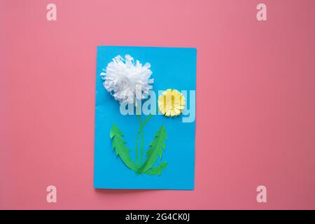 Faire une carte de vœux pour la fête des pères, le projet d'art pour enfants, le bricolage, le dessin et le cadeau Banque D'Images