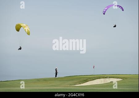 Martin Kaymer sur le 4ème trou lors de la quatrième partie du championnat américain Open de 2021 en golf au parcours de golf de Torrey Pines à San Diego, Californie, Etats-Unis le 20 juin 2021. Credit: J.D. Cuban/AFLO/Alay Live News Banque D'Images