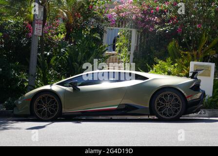 Beverly Hills, Californie, États-Unis 20 juin 2021 UNE vue générale de l'atmosphère de Lamborghini le 20 juin 2021 à Beverly Hills, Californie, États-Unis. Photo par Barry King/Alay stock photo Banque D'Images