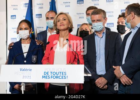 Candidat aux élections régionales pour la présidence de la région Ile-de-France Valerie Pecresse (Libres!) Tient une conférence de presse à la suite des résultats du premier tour des élections régionales au siège de sa campagne le 20 juin 2021 à Paris, France. Le candidat sortant conservateur Pecresse a une longueur d'avance, l'un des six candidats sur le point de se qualifier pour le second tour. Les élections, qui ont suivi une année éprouvante et demi de blocages et de couvre-feux, ont été marquées par un taux de participation record de moins de 34%. Photo de Daniel Derajinski/ABACAPRESS.COM Banque D'Images