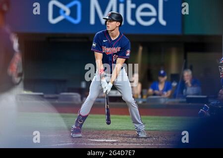 Arlington, Texas, États-Unis. 19 juin 2021. Minnesota Twins Max Kepler (26) lors d'un match entre les Minnesota Twins et les Texas Rangers au Globe Life Field à Arlington, Texas.Manny Flores/Cal Sport Media/Alay Live News Banque D'Images