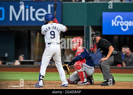 Arlington, Texas, États-Unis. 19 juin 2021. Ryan Jeffers (27), le capteur des Minnesota Twins, lors d'un match entre les Minnesota Twins et les Texas Rangers au Globe Life Field à Arlington, Texas.Manny Flores/Cal Sport Media/Alay Live News Banque D'Images