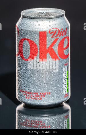 Gouttes d'eau froide canette couverte de régime Coca-Cola.London, Grande-Bretagne, 19 juin 2021 Banque D'Images