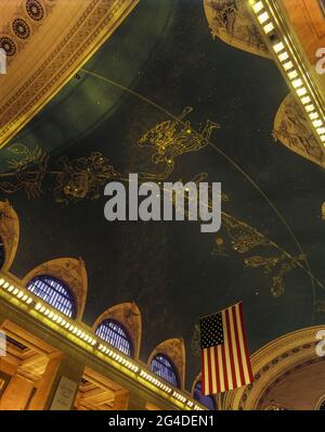 2007 PLAFOND HISTORIQUE (©PAUL HELLEU 1913) HALL PRINCIPAL GRAND TERMINAL CENTRAL (©WARREN & WETMORE 1913) MIDTOWN MANHATTAN NEW YORK CITY USA Banque D'Images