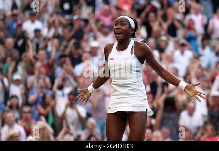 Photo du dossier datée du 05-07-2019 de Cari Gauff célèbre la victoire sur Polona Hercog à Wimbledon en 2019. Date de publication : lundi 21 juin 2021. Banque D'Images