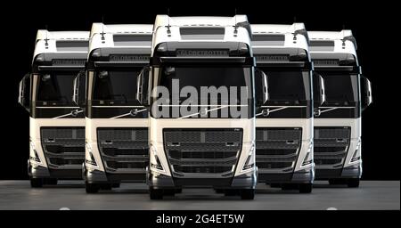 Volvo FH dans le studio sur fond noir Banque D'Images