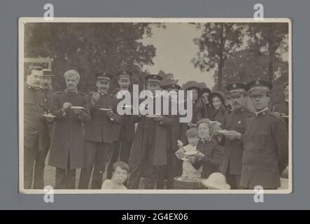Portrait de groupe des membres de l'Armée du Salut. . Banque D'Images