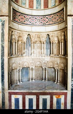 Le Mihrab (niche de prière) dans la mosquée Al-Nasir Muhammad - le Caire, Basse-Égypte Banque D'Images