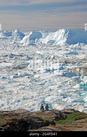 Vue sur les icebergs, brise de glace de glacier flottant dans le fjord, le fjord de glace, Ilulissat, Disko Bay, Groenland, Danemark Banque D'Images