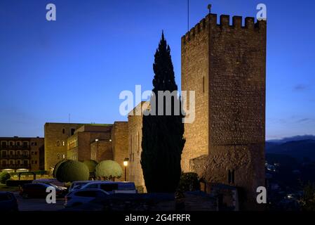 Château de la Suda, actuel Parador Nacional de Tortosa, à l'heure bleue (Tortosa, Tarragone, Catalogne, Espagne) ESP: Castillo de la Suda, en Tortosa Banque D'Images