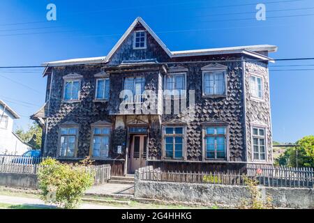 Maison en bois dans le village de Curaco de Velez, île de Quinchao, Chili Banque D'Images