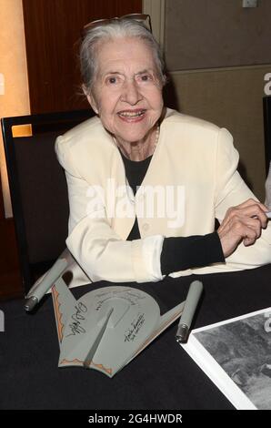 **PHOTO DE FICHIER** Joanne Linville était décédée à 93. LOS ANGELES, CA- 28 AVRIL : Joanne Linville au Hollywood Show au Westin LAX de Los Angeles, Californie, le 28 avril 2018. Crédit : David Edwards/MediaPunch Banque D'Images