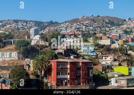 Maisons colorées sur les collines de Valparaiso, Chili Banque D'Images