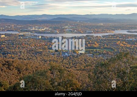 Vue sur Canberra depuis le mont Ainslie Banque D'Images