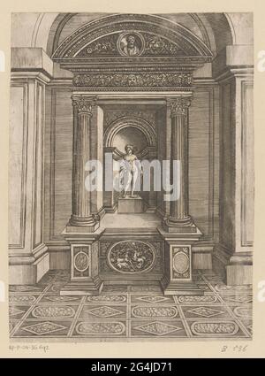 Autel d'Amor. Une salle architecturale avec un autel dans une niche. Sur l'autel se trouve une sculpture d'amor avec son arc et sa manche de flèche. Au fond de l'autel un soulagement de basse avec une bataille. Banque D'Images