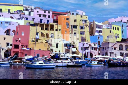 Marina Corricello sur l'Isola Di Procida, Italie Banque D'Images