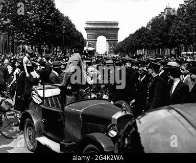 Géographie / voyages, France, villes et communautés, Paris, rues, Champs Elysées, démonstration, DROITS-SUPPLÉMENTAIRES-AUTORISATION-INFO-NON-DISPONIBLE Banque D'Images